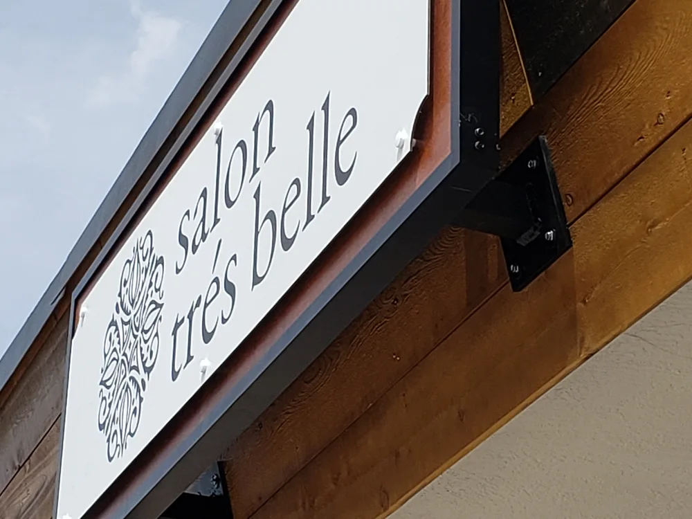 Non-illuminated commercial tenant sign panel