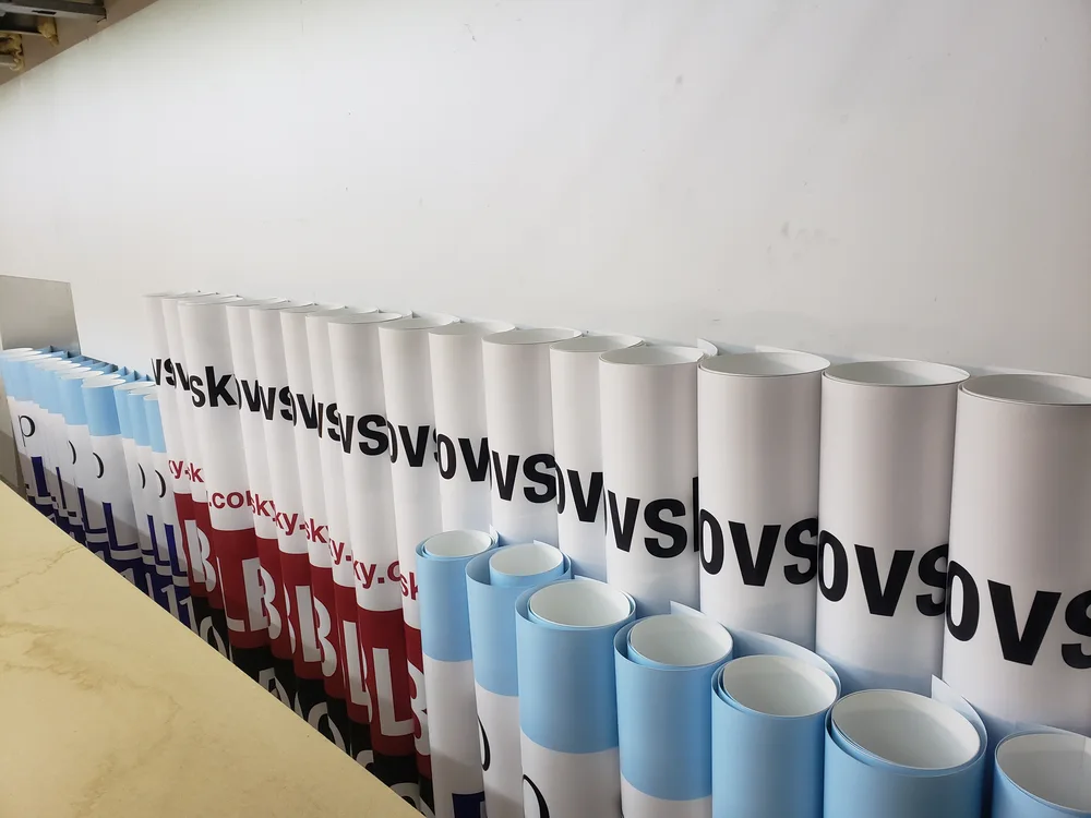 Repeat cut-vinyl graphics prepared in production rolls